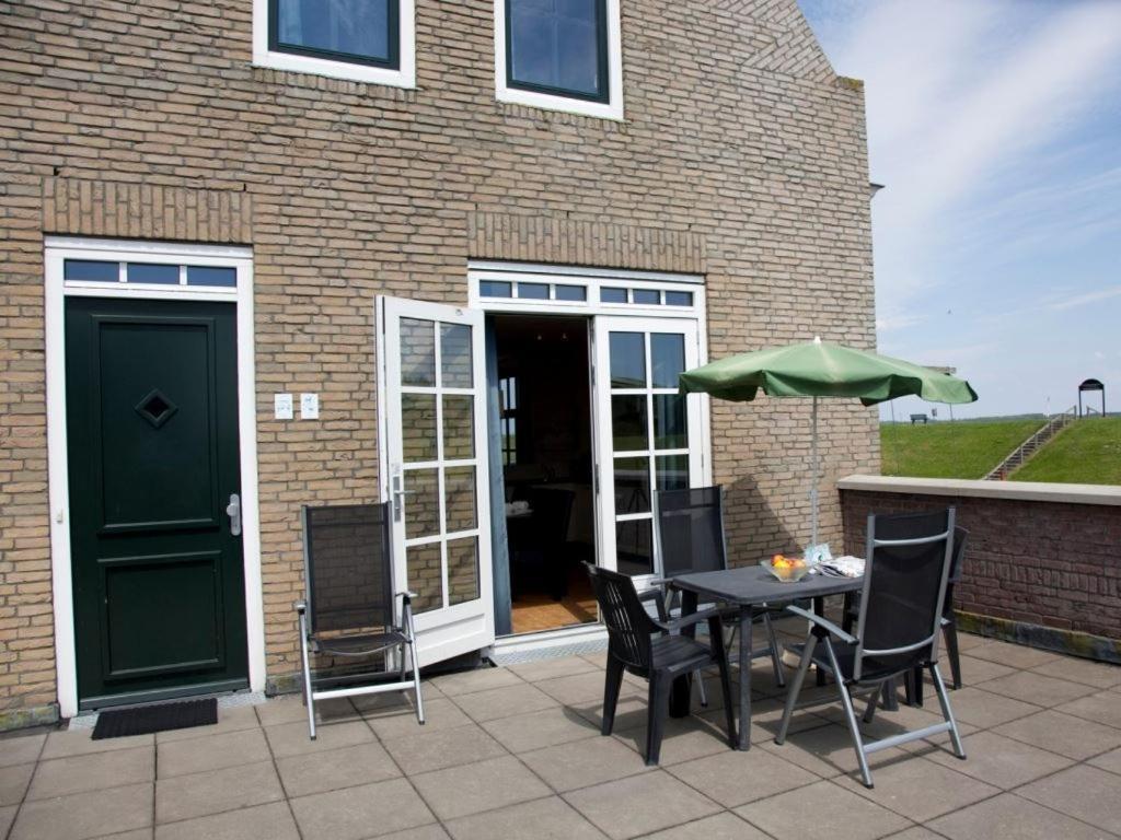Luxury 4-Person Residence In The Holiday Park Landal Esonstad Anjum Bagian luar foto