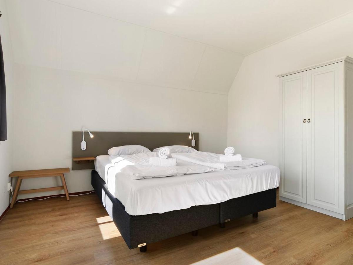 Luxury 4-Person Residence In The Holiday Park Landal Esonstad Anjum Bagian luar foto