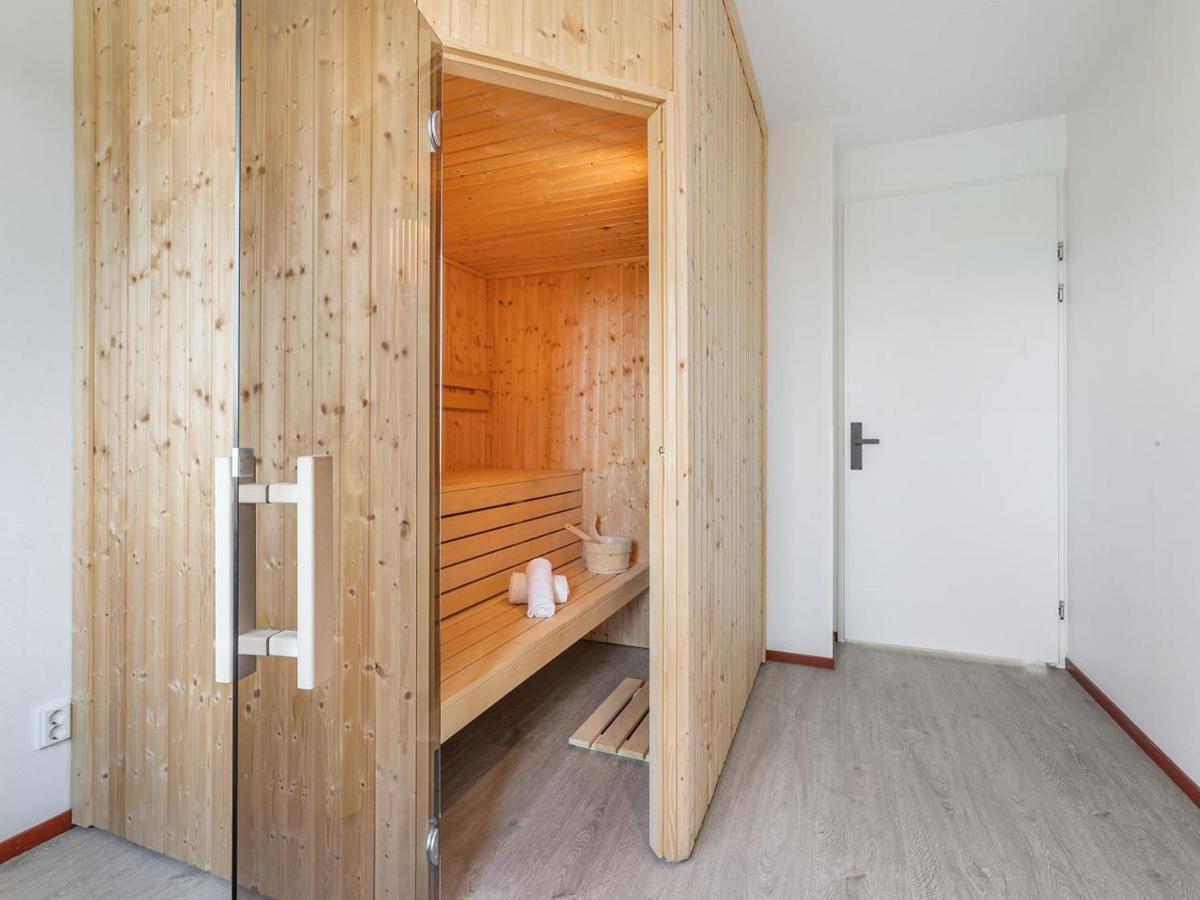 Luxury 4-Person Residence In The Holiday Park Landal Esonstad Anjum Bagian luar foto