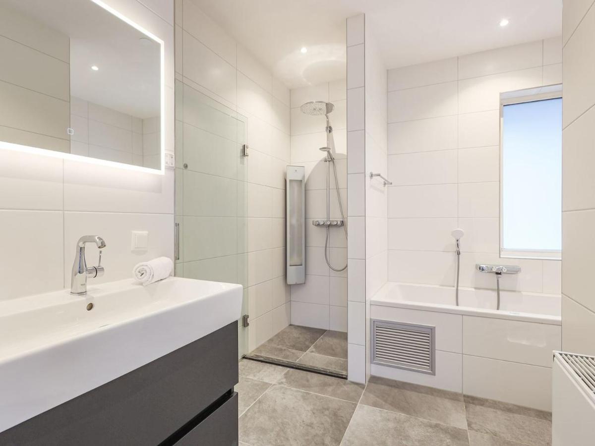 Luxury 4-Person Residence In The Holiday Park Landal Esonstad Anjum Bagian luar foto