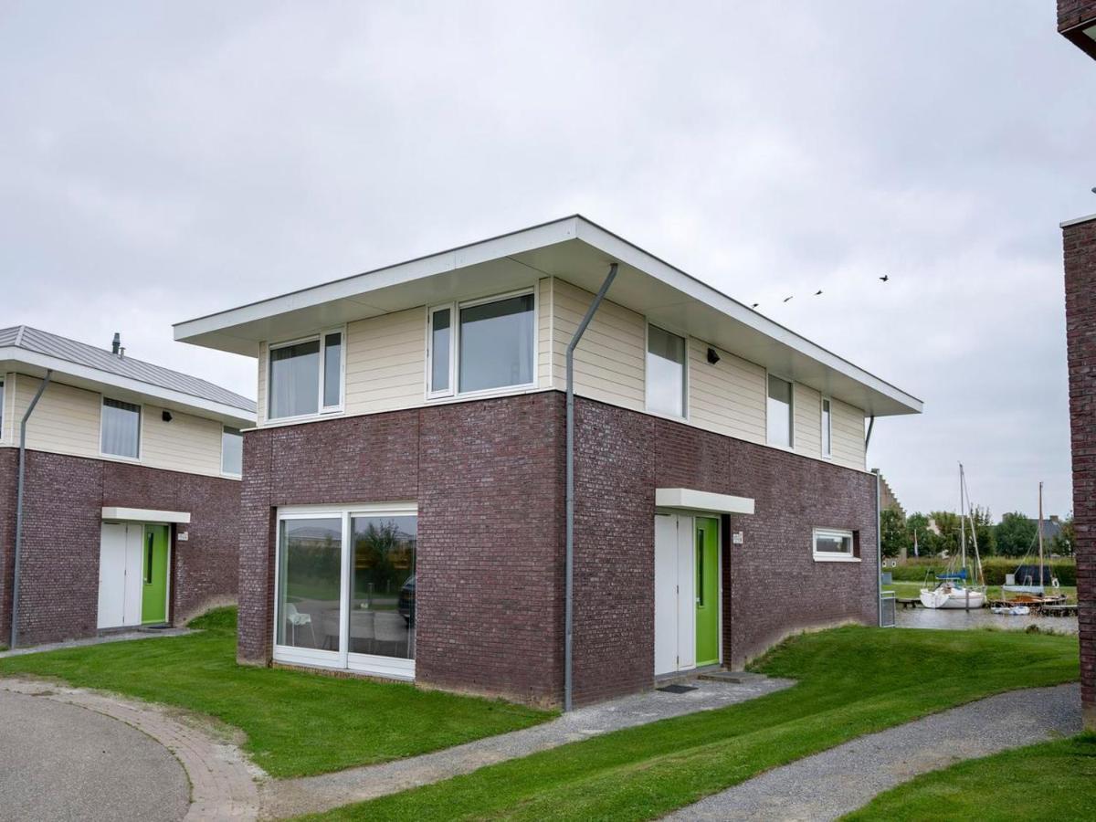 Luxury 4-Person Residence In The Holiday Park Landal Esonstad Anjum Bagian luar foto