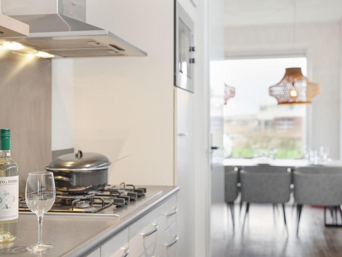 Luxury 4-Person Residence In The Holiday Park Landal Esonstad Anjum Bagian luar foto