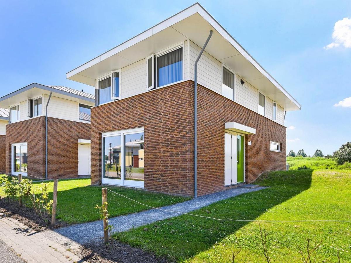 Luxury 4-Person Residence In The Holiday Park Landal Esonstad Anjum Bagian luar foto
